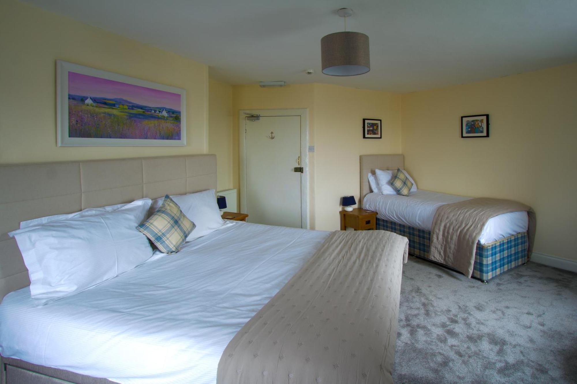 The Harbour Inn Garlieston Екстериор снимка